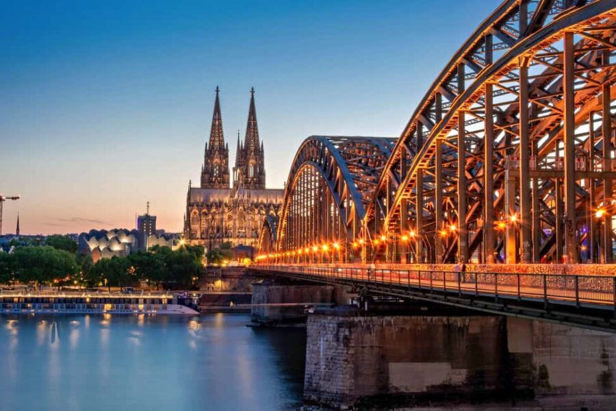 Sunset & Blue Hour Photography  Photo walk through Cologne - Why This Tour Offers Great Value