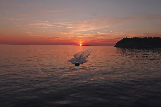 Sunset Cruise - Who Should Consider This Experience?