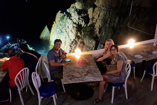 Sunset + High Cliff Divers La Quebrada at La Perla - Only Drinks - Who Will Love This Tour?