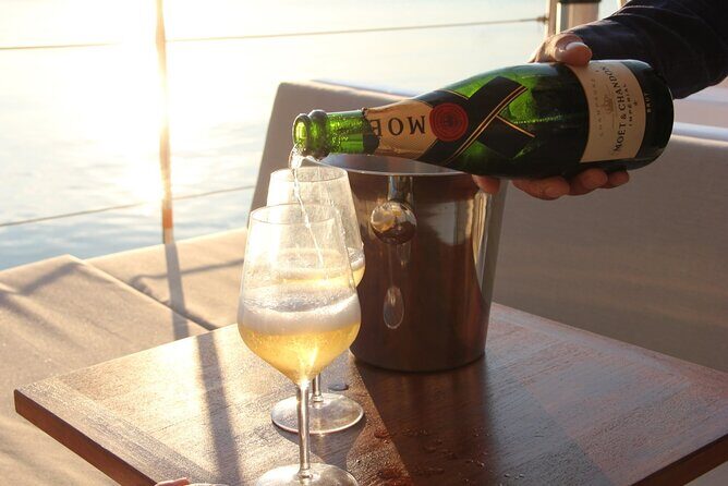 Sunset Jazz Cruise with Aperitivo and live Saxophone - Why This Tour Offers Good Value