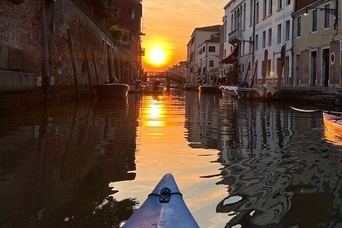 Sunset Kayak Tour in Venice: Discovering the Citys Canals - The Experience: What Travelers Say