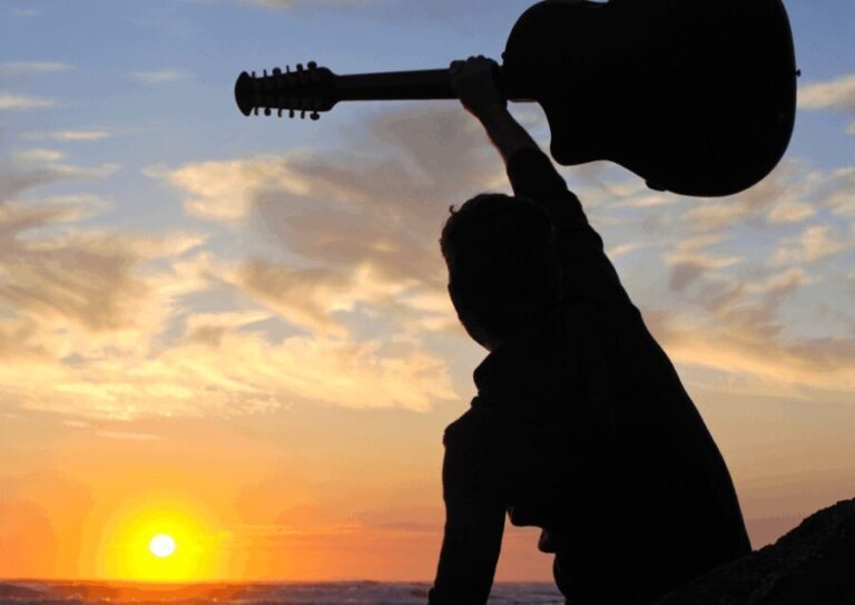 Sunset to Corsican song on a catamaran - A Detailed Look at the Experience