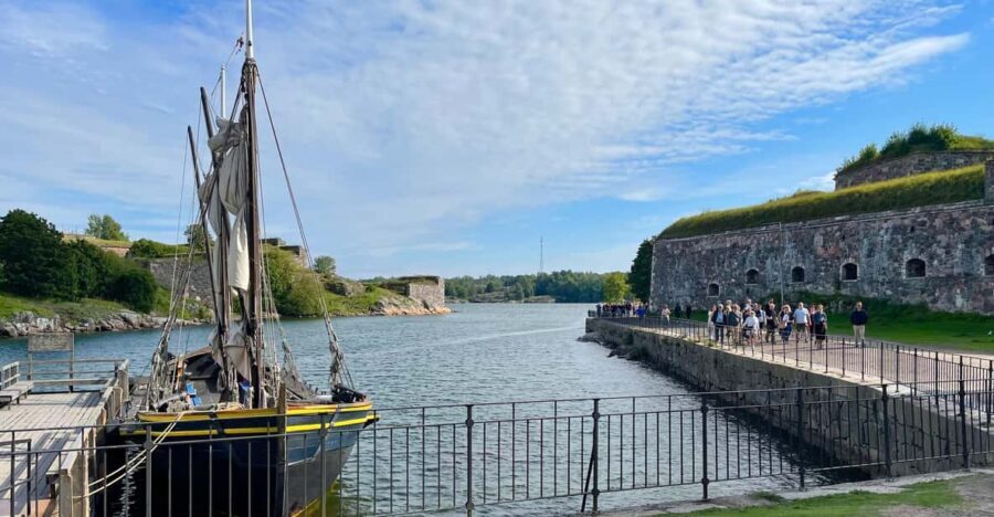 Suomenlinna tour in French with Doro - Who Will Love This Tour?