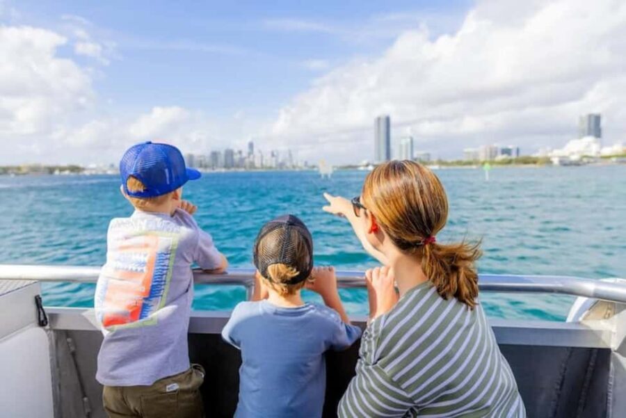 Surfers Paradise: Cruise, HOTA Gallery Entry, & Dining Pass - The Cruise Experience