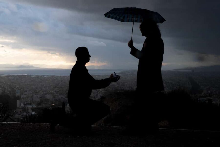 Surprise Proposal Photoshoot in Athens - Who Should Consider This Experience?