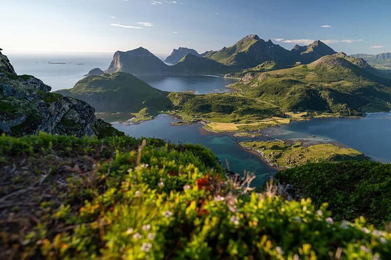 Svolvær: Guided Hike with Snacks - A Deep Dive into the Experience