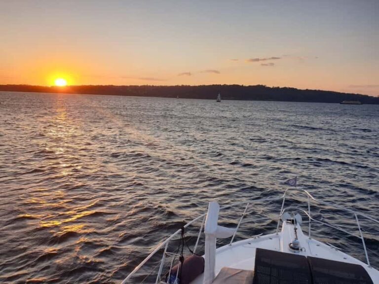 Sydney: Harbour Dinner Cruise with Buffet - The Experience in Detail