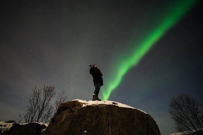 Symphony - Arctic Breeze, teamining up with nature. - A Detailed Look at the Arctic Breeze Northern Lights Tour