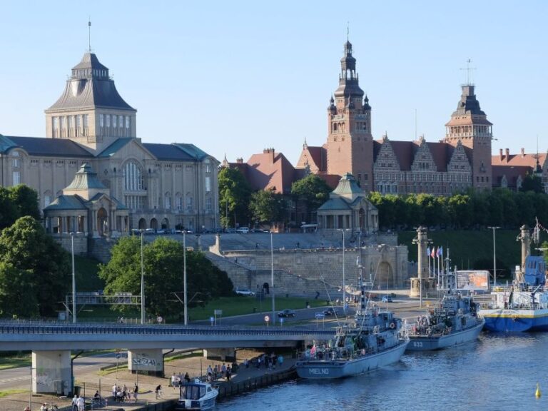 Szczecin: Old Town Highlights Private Walking Tour - Who Should Consider This Tour?