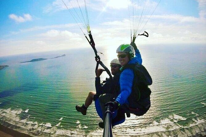 Tandem Paragliding Experience in the Brecon Beacons - In-Depth Review: Experiencing the Brecon Beacons from the Sky