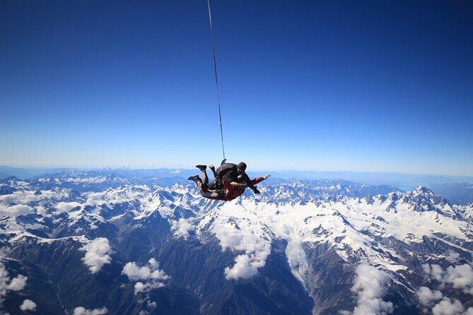Tandem Skydive 10,000ft from Franz Josef - The Complete Guide to the Franz Josef Tandem Skydive