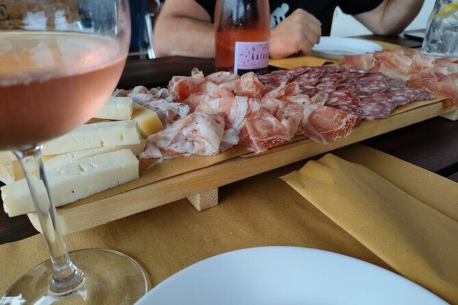 Tasting of 4 Valtenesi wines with local food in Salò - A Deep Dive into the Valtenesi Wine Tour Experience