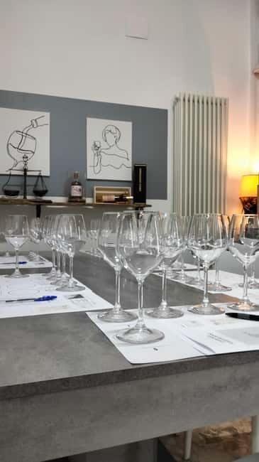 Tasting of local white wines - The Basics of the Experience