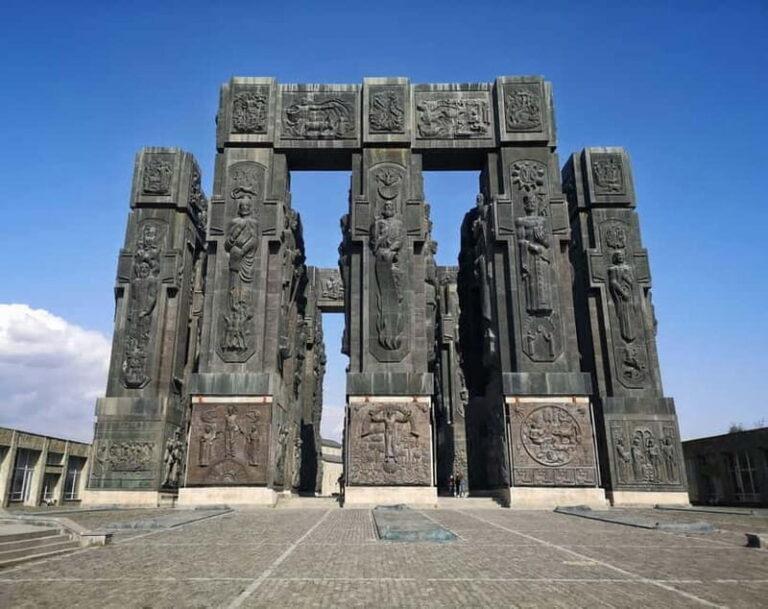 Tbilisi: Chronicle of Georgia Guided Tour - Exploring the Highlights: What Makes This Tour Special