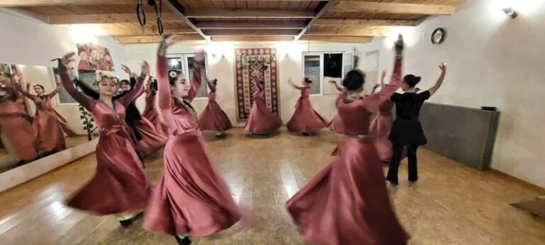 Tbilisi: Georgian Traditional Folklore Show in the city - Why This Tour Works Well for You