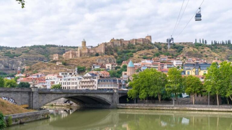Tbilisi: Old and New City Guided Tour with 2 Cable Car Rides - What Makes This Tour Stand Out?