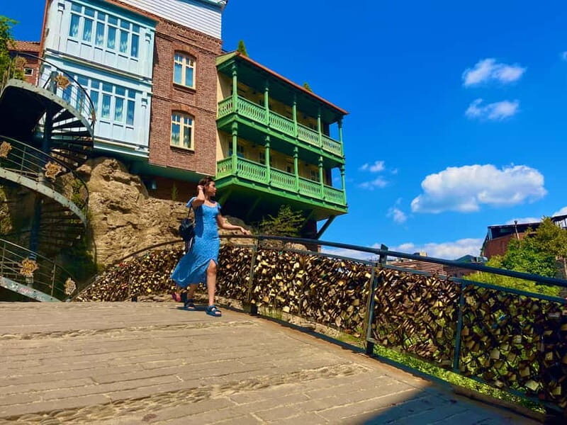 Tbilisi: Old & New City Guided Tour with 15 Tastings & Wine - Who Should Consider This Tour?