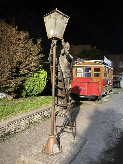 Tbilisi: Old Town Evening Walking Tour - Summary of Benefits and Considerations