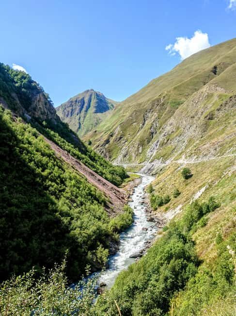 Tbilisi: One day Eco tour to Kazbegi by electric car - An In-Depth Look at the Eco Tour to Kazbegi