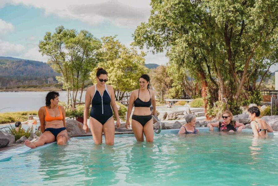 TE PUIA - Maori Hangi Lunch, Polynesian Spa & Blue Springs - Polynesian Spa: Relaxation with a View