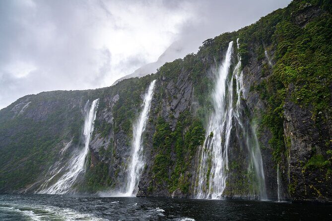 TeAnau to Queenstown via Milford Sound Tour with Cruise and Lunch - What Travelers Love About This Tour