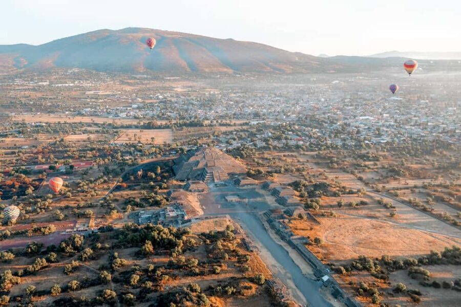 Teotihuacán: Private Balloon Ride with Transport Option - Optional Transport and Logistics