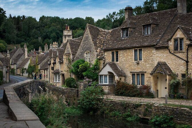The Cotswolds Guided Day Tour from London - Transportation and Group Dynamics