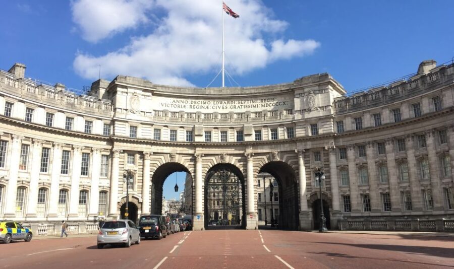 The Crown Walking Tour of London - Exploring the Itinerary: What to Expect on This Royal TV Tour