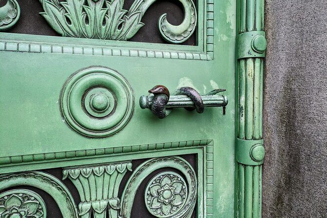 The Deep Pockets Of Graceland Cemetery Walking Tour - Who Should Take This Tour?