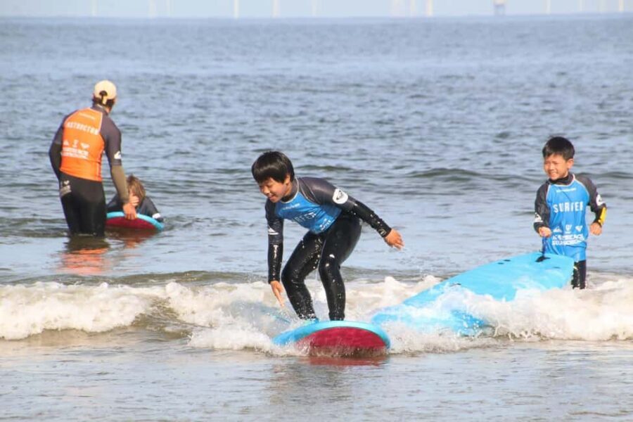 The Hague: Scheveningen Beginner's Surf Lesson Kids - A Detailed Look at the Scheveningen Beginner’s Surf Lesson