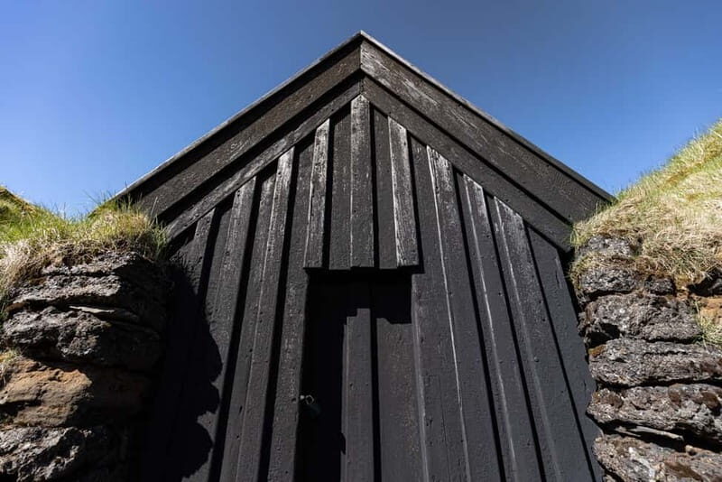 The Old Turf Farm at Keldur: Want to Travel Back in Time? - A Deep Dive into the Old Turf Farm at Keldur