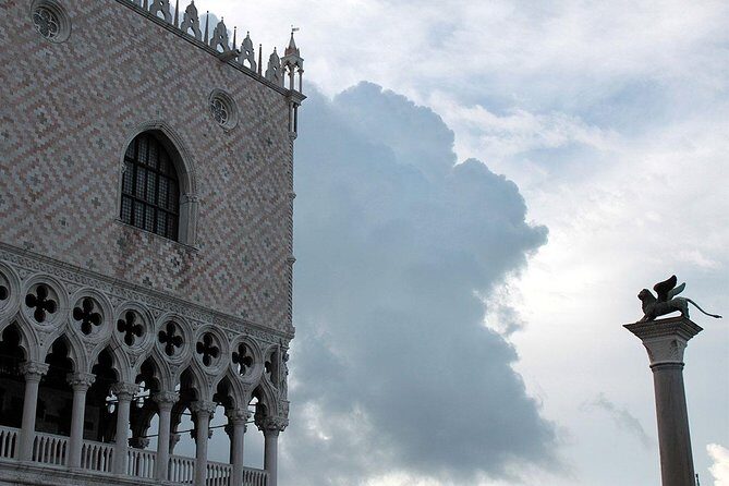 The sacred meets the prophane (free tour to Murano included) - PRIVATE - What Makes This Tour Stand Out?