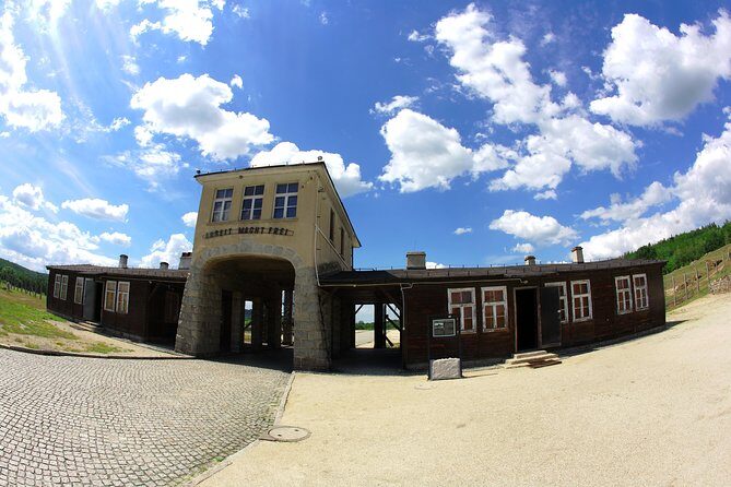 The secrets of World War II - Practical Tips for Travelers