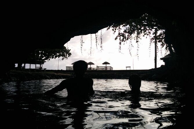 The Treasured Waters of Paradise - An In-Depth Look at the Treasured Waters of Paradise Tour