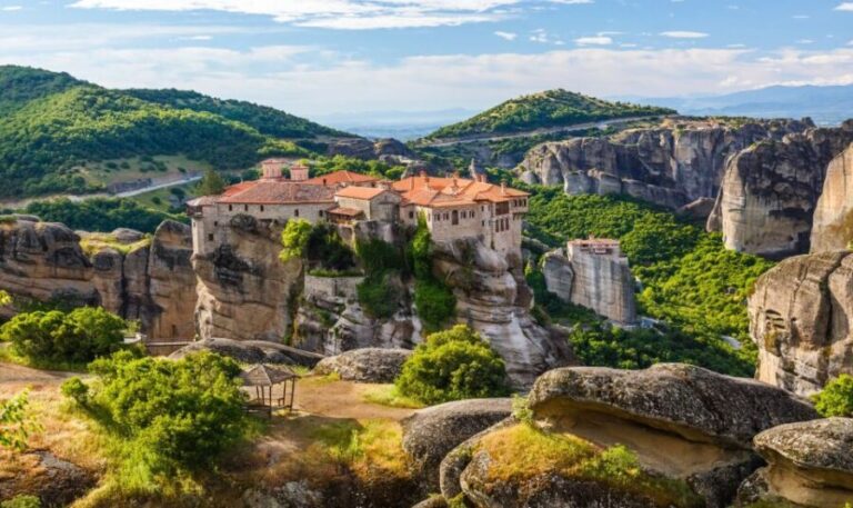 Thessaloniki: 3-Day Meteora Trip with Tours, Museum & Hotel - Detailed Review of the 3-Day Meteora Experience