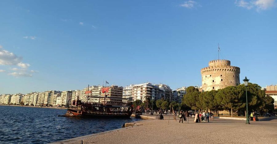 Thessaloniki: Wellness Sunset walking tour by the sea! - Approaching Sunset: An Evening of Changing Colors