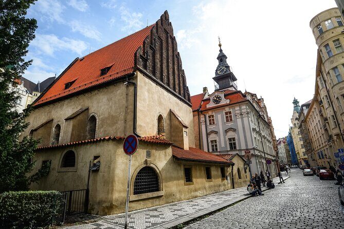 Time Travel Experience: Prague in 1593 (Tour & Virtual Reality Tour) - Exploring the Jewish Quarter