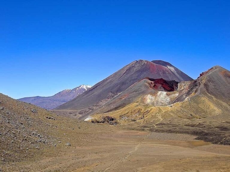 Tongariro Alpine Crossing: Round-Trip Shuttle Service - The Experience of a Lifetime, Simplified