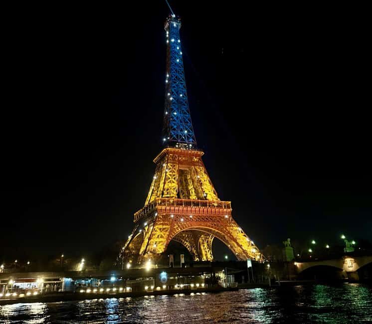 Top Private Cruises in Paris with Champagne + more surprises - Why This Tour Is Worth Considering