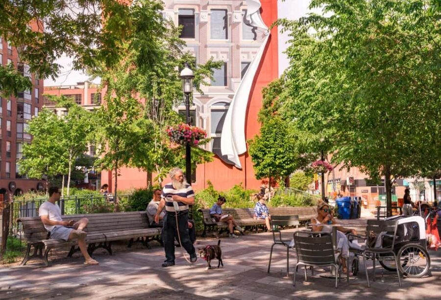Toronto Couples Private Tour: Bustling Squares, Serene Parks - What Travelers Say