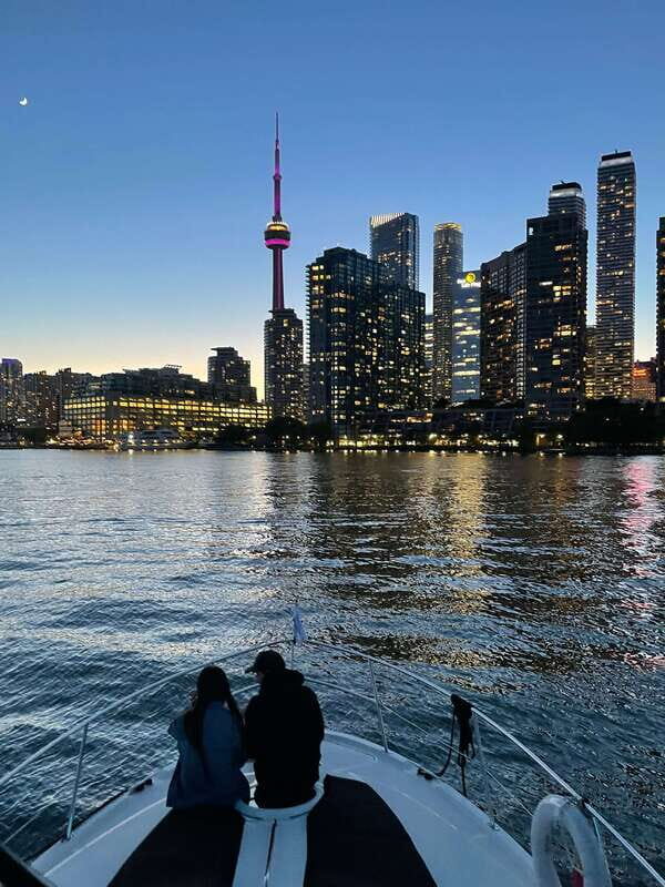 Toronto: Private Luxury Yacht Sightseeing Cruise & Prosecco - A Closer Look at the Experience