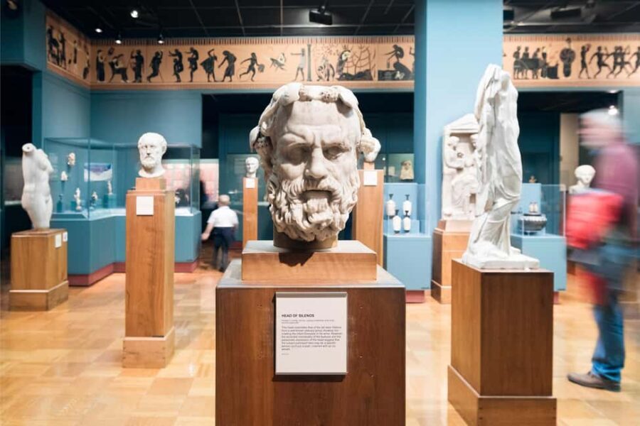 Toronto: Royal Ontario Museum Scavenger Hunt - A Detailed Look at the ROM Scavenger Hunt Experience