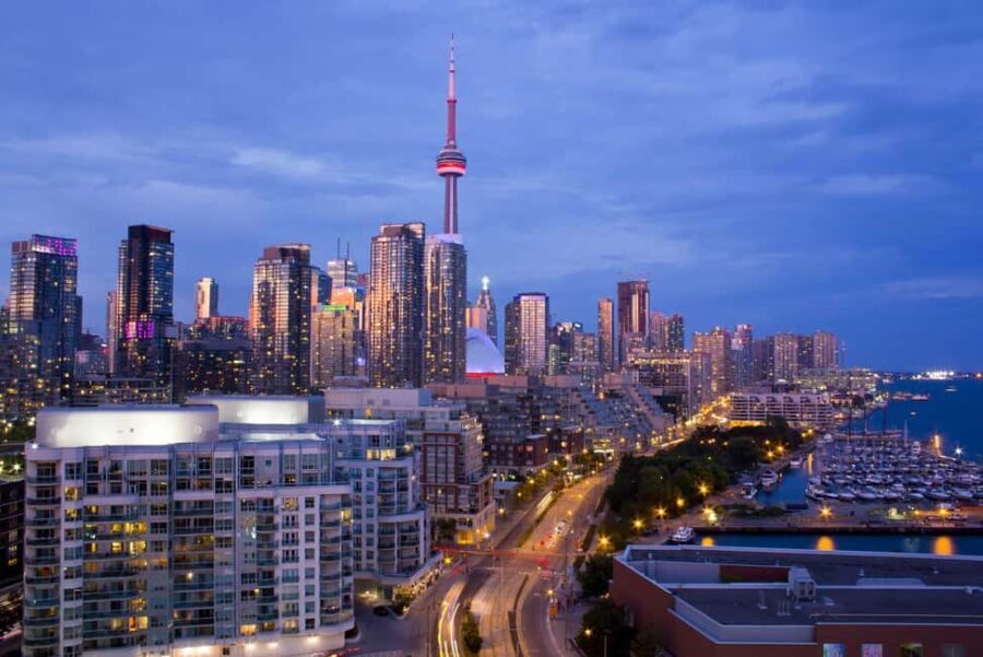 Toronto to Niagara Falls: 4 or more guests Private VIP Tour - The Real Value of This Private Tour