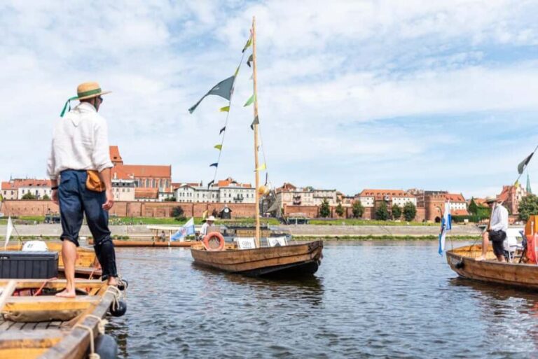 Toru: Scenic Cruise on a Traditional Vistula Wooden Boat - What to Expect on the Cruise