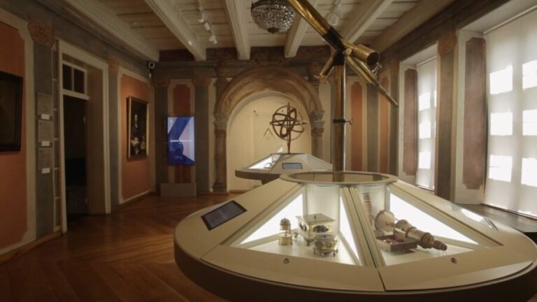 Torun Copernicus Trail and Old Town Private Walking Tour - Authentic, Engaging, and Educational