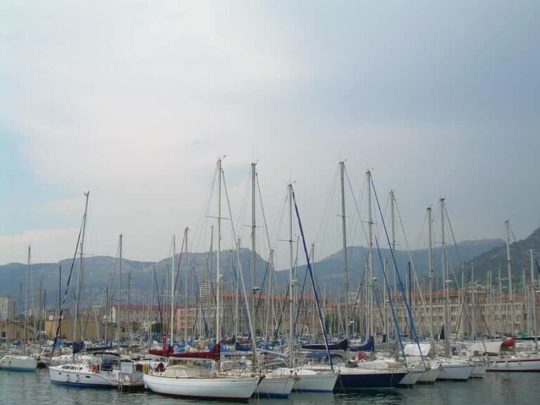 Toulon - Old Town Private Walking Tour - Analyzing the Value