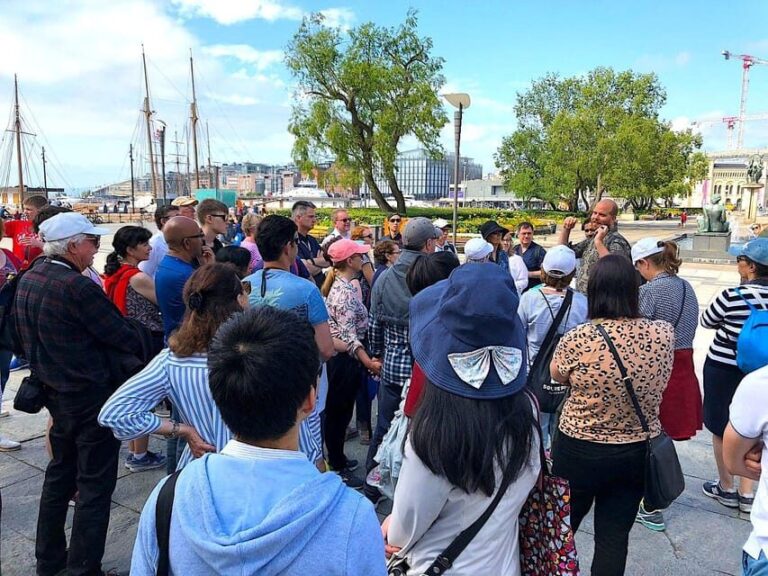 Tour a Pie en Oslo en Español - What You Can Expect on the Tour