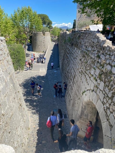 tour Cannes Antibes st Paul de Vence - The Practicalities: Transportation and Group Size