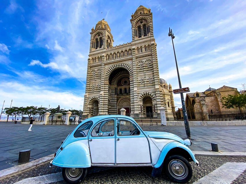 Tour of Marseille by private vintage Citroen - Street Art in Cours Julien