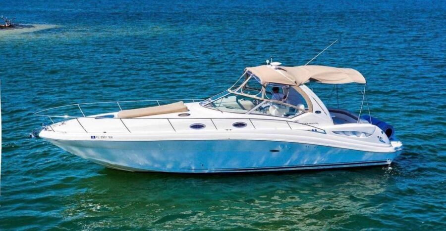 Tour of the city of Miami and its beautiful sunset - Exploring Miami from the Water: A Closer Look